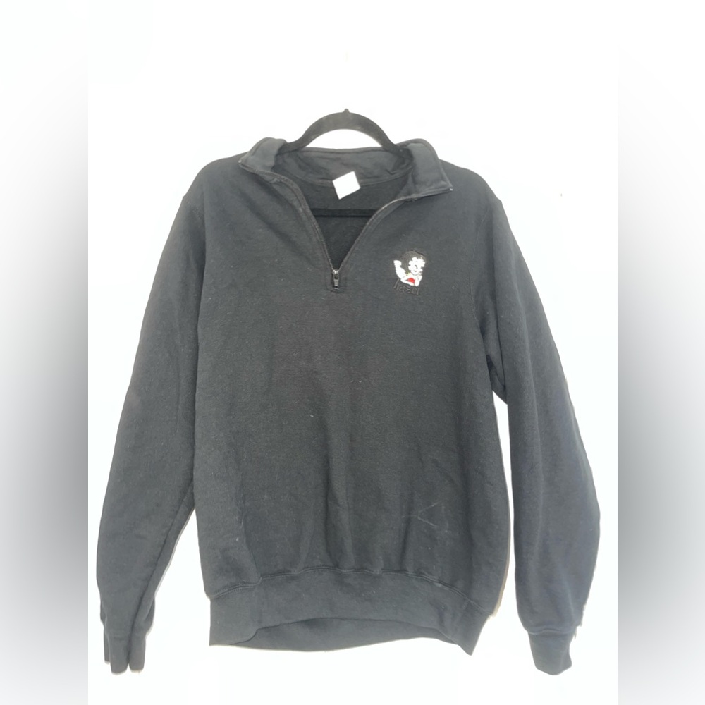 sweat shirt